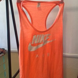 New never worn Nike tank